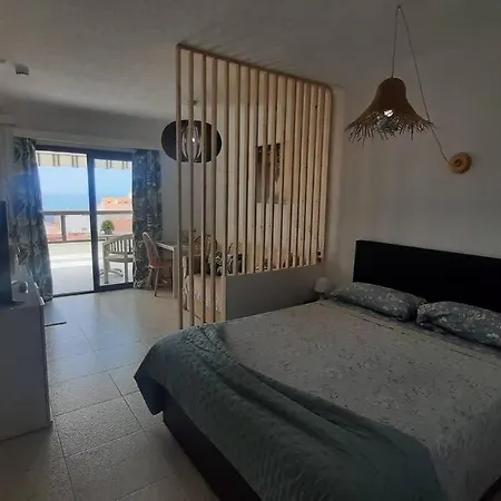 Central Studio With Sea View Balcony! *