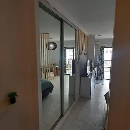 Apartment Central Studio With Sea View Balcony! *